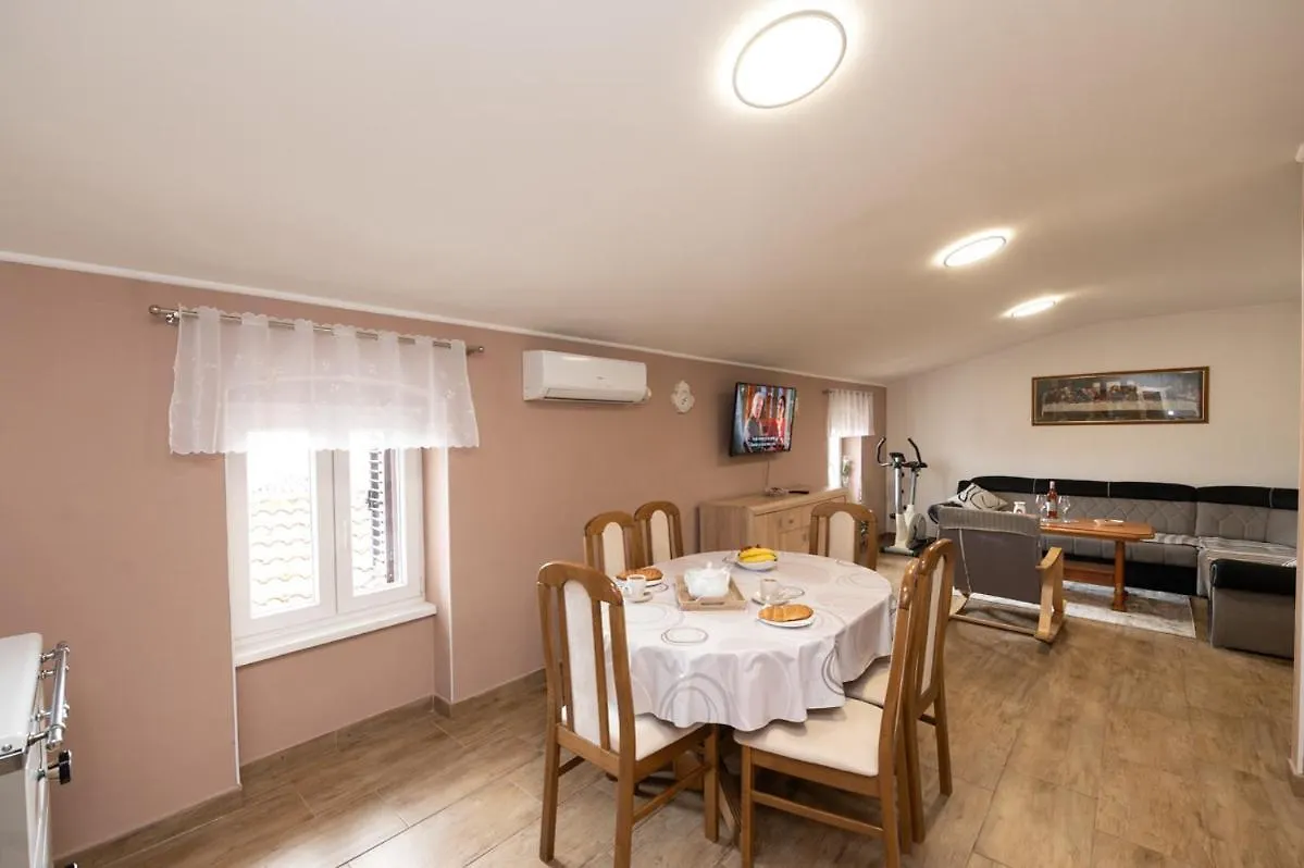 Apartman Kesten Lovran Διαμέρισμα