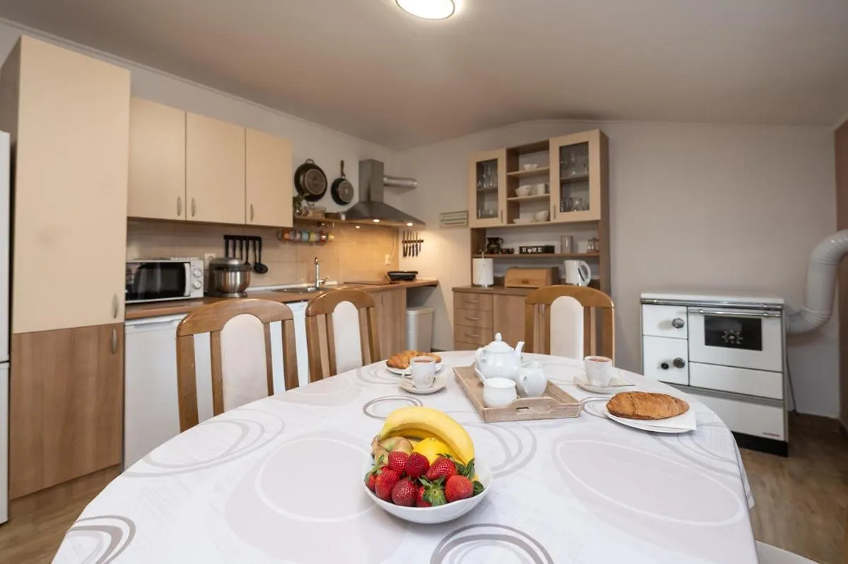 Apartman Kesten Lovran Διαμέρισμα