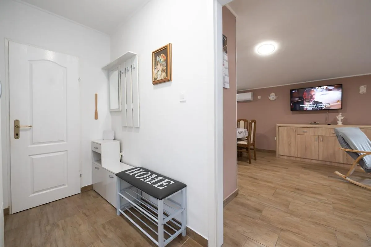 לובראן Apartman Kesten דירה